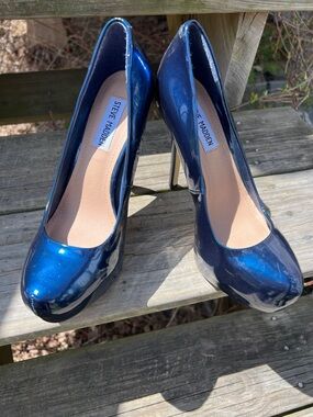 Steve Madden Navy Patent Stiletto Pumps